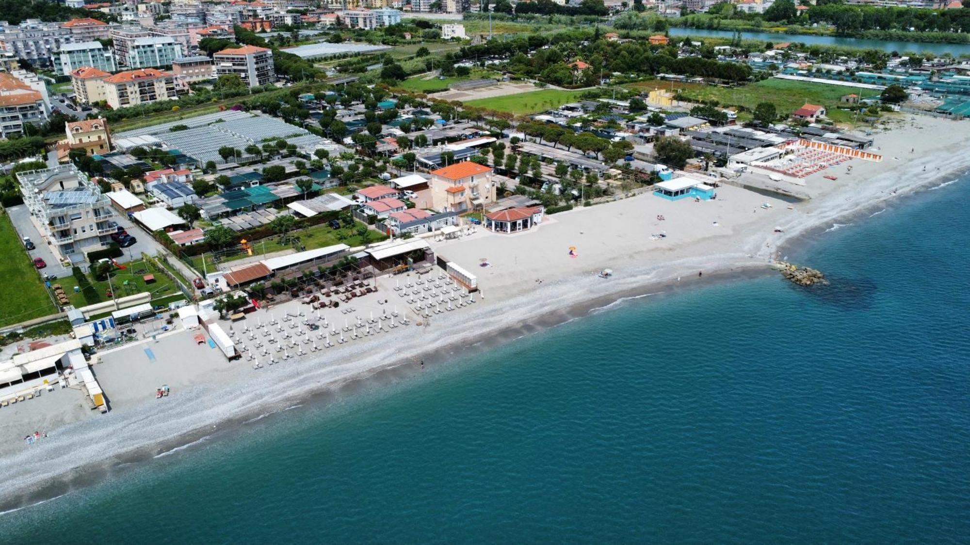 Residence Riviera Albenga Esterno foto